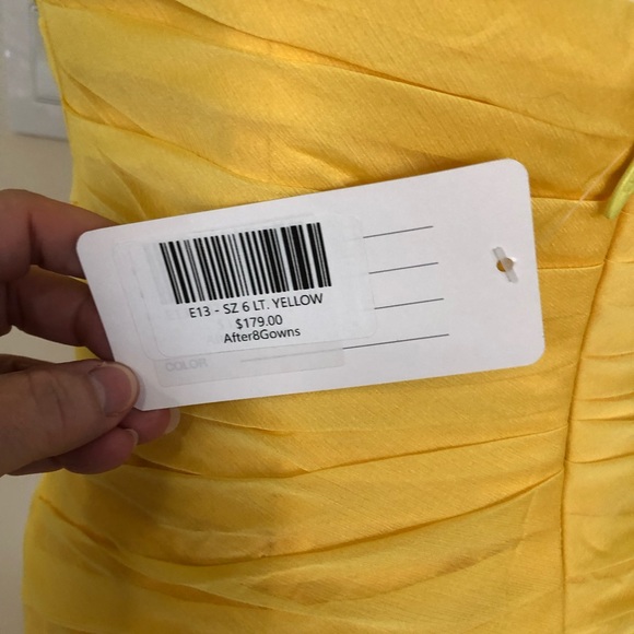 Yellow one shoulder chiffon - Picture 5 of 11